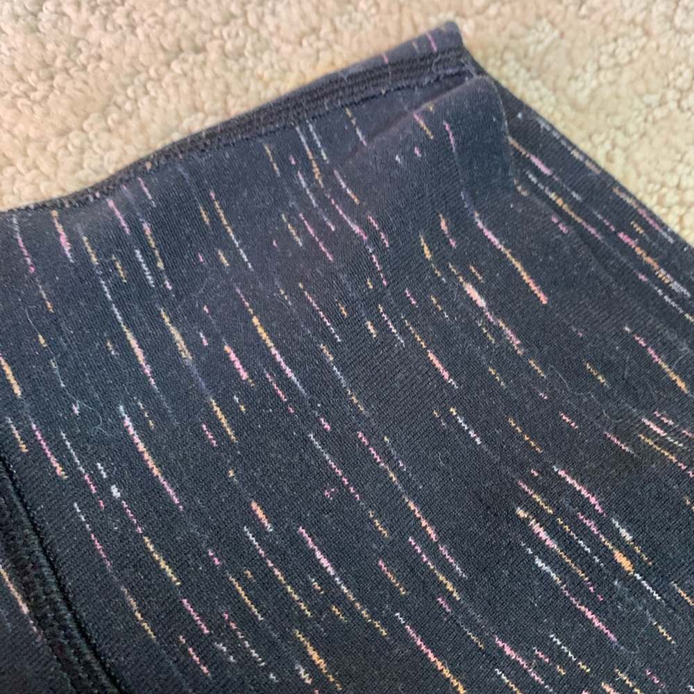 Lululemon women’s leggings in size 4. - Picture 3 of 4